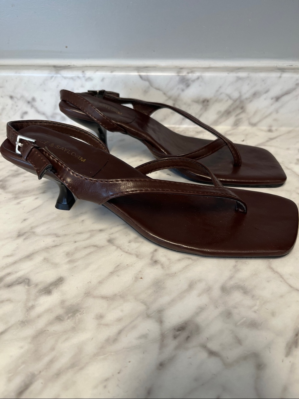 Vance & Saylorm Brown Leather Strappy Sandals